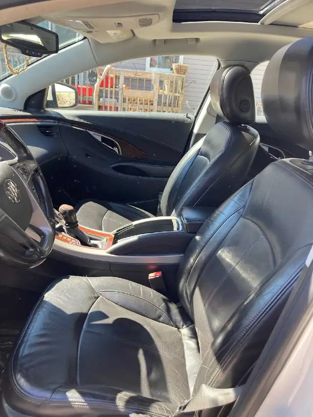 2011 Buick Lacrosse, 4 door sedan - Photo 8