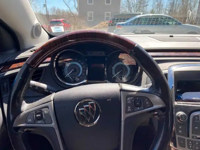 2011 Buick Lacrosse, 4 door sedan - Photo 9