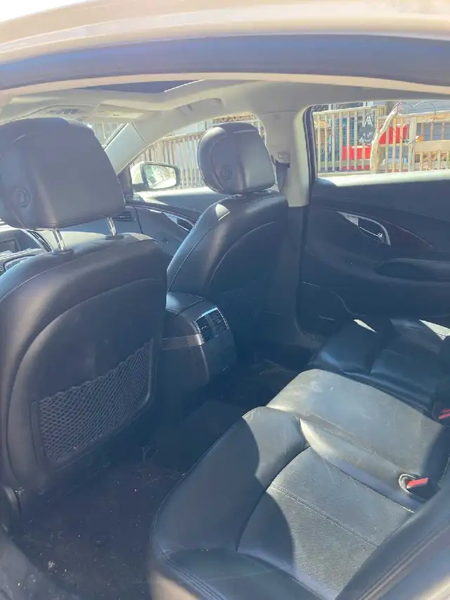 2011 Buick Lacrosse, 4 door sedan - Photo 10