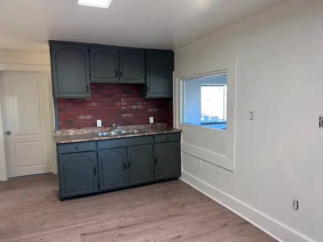 2 bedrooms, spacious $1500 / month Include Utilities - Photo 4