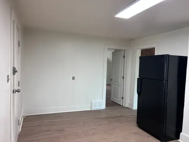 2 bedrooms, spacious $1500 / month Include Utilities - Photo 5
