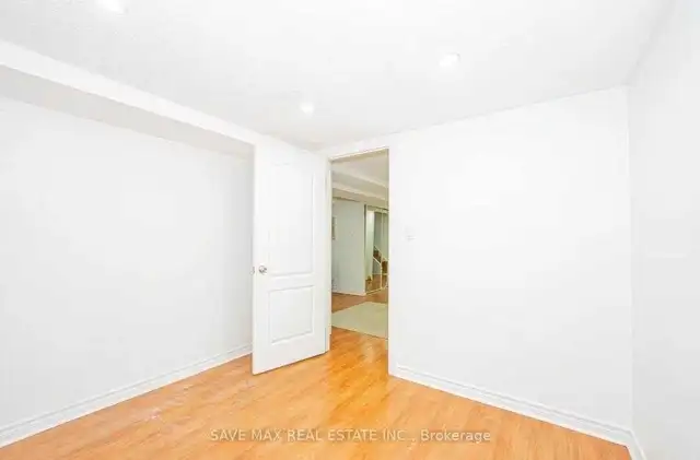 2 bedroom basement in a great neighborhood - Photo 3