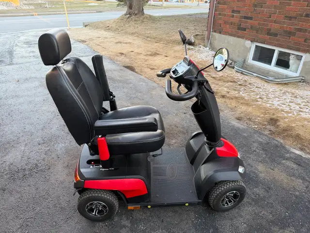 scooter / quadriporteur INVACARE  Pegasus metro