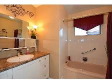 All-Inclusive 1 FEMALE Room – Main Floor NOT basement - Photo 4