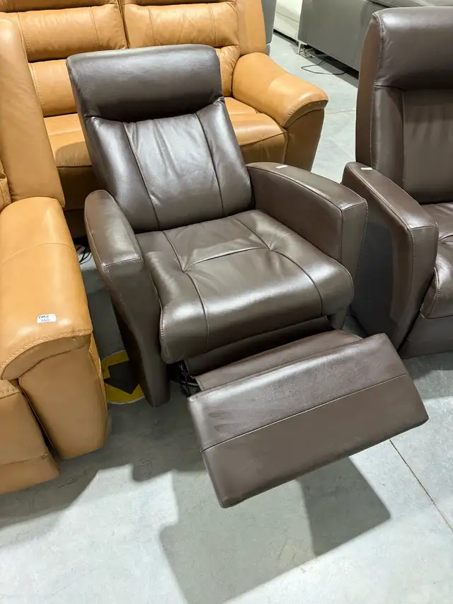 Palliser Brown leather swivel power recliner - Photo 2