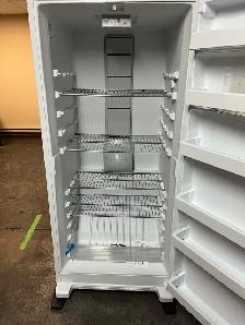 whirlpool upright freezer 18 Cu foot save $400 - Photo 4