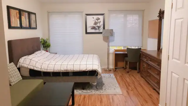 Clean and bright Master room (Female house, all inclusive)