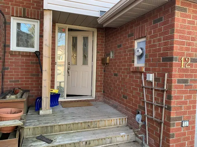 Kanata Bridlewood, 4bed, 4 bath townhouse Available May 1st - Photo 2