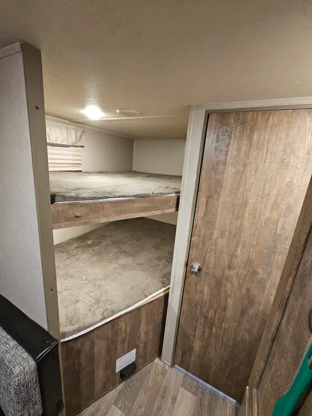 2019 PUMA XLE TRAVEL TRAILER in Excellent condition - Photo 7