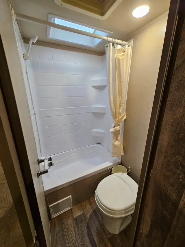 2019 PUMA XLE TRAVEL TRAILER in Excellent condition - Photo 8