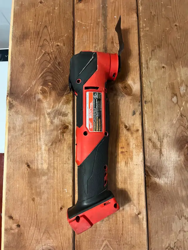 Milwaukee M18 oscillating multi tool