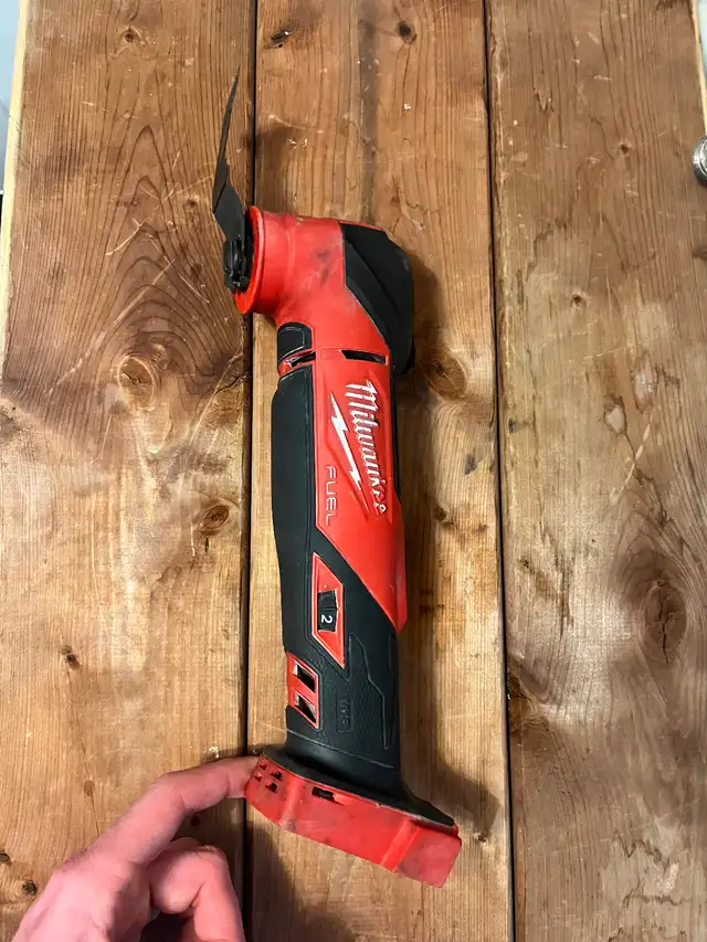 Milwaukee M18 oscillating multi tool - Photo 2