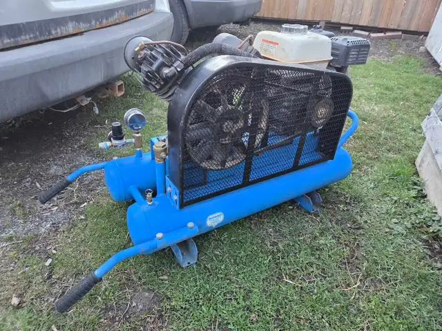 Air Compressor - Photo 2