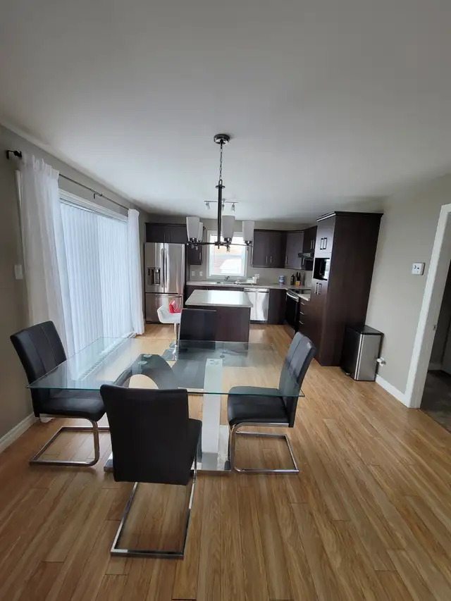 Grand et beau 4 1/2 tous inclus et entièrement meublé - Photo 3