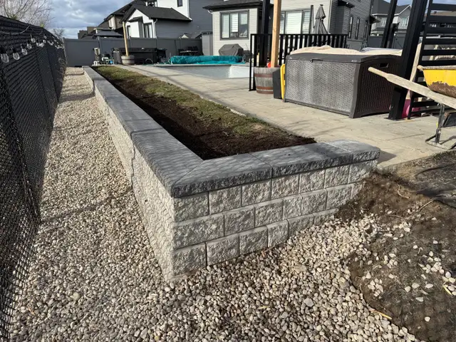 Looking for experienced landscape labourers - Photo 5