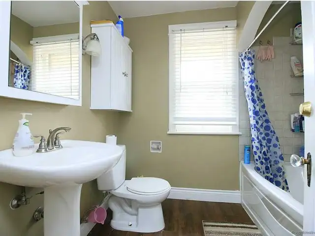Rooms for Rent (8 min walk to McMaster, in westdale) - Photo 3