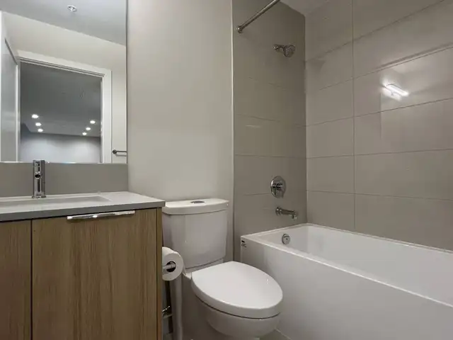 Brand new 2BD2BTH Condo for Rent A/C, Laundry, Parking incl. - Photo 9