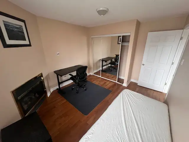 1 MAY - Furnished Room for Mature Female Student - Bank/Walkley - Photo 3