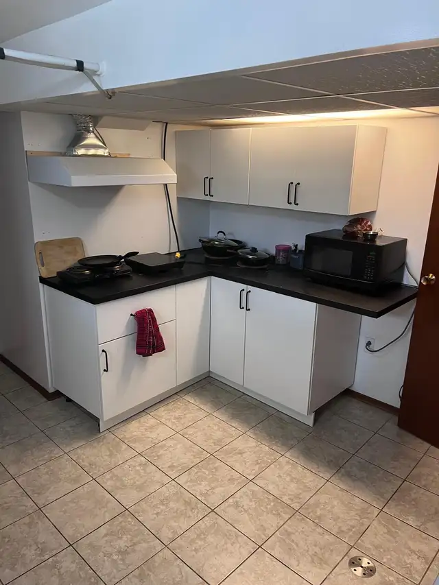 Basement for rent - Photo 2