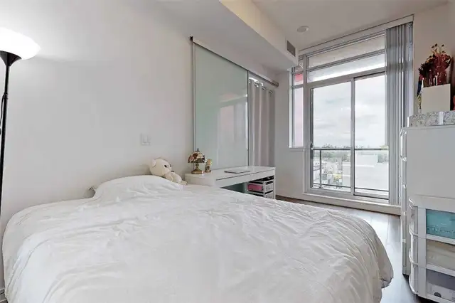 1 Bed   1 Den Condo for Rent – Prime Downtown Location! - Photo 5