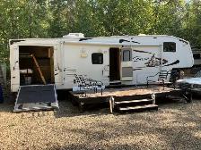 2009 32 Ft  Keystone Cougar 5th Wheel for Sale by Owner