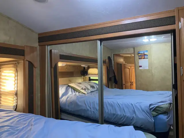 2009 32 Ft  Keystone Cougar 5th Wheel for Sale by Owner - Photo 7