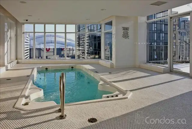 Private Furnished Den/Room in the heart of Downtown, King /John - Photo 6