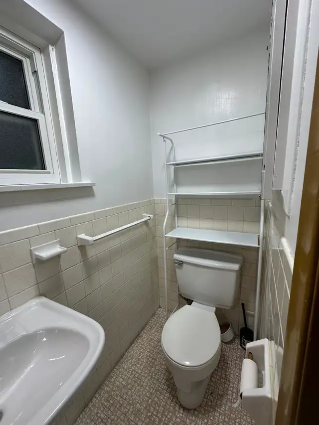 Basement Apartment for Rent - Photo 7