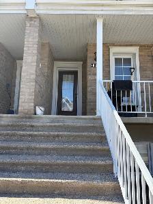 4 1/2 sur 2etages dans un triplex