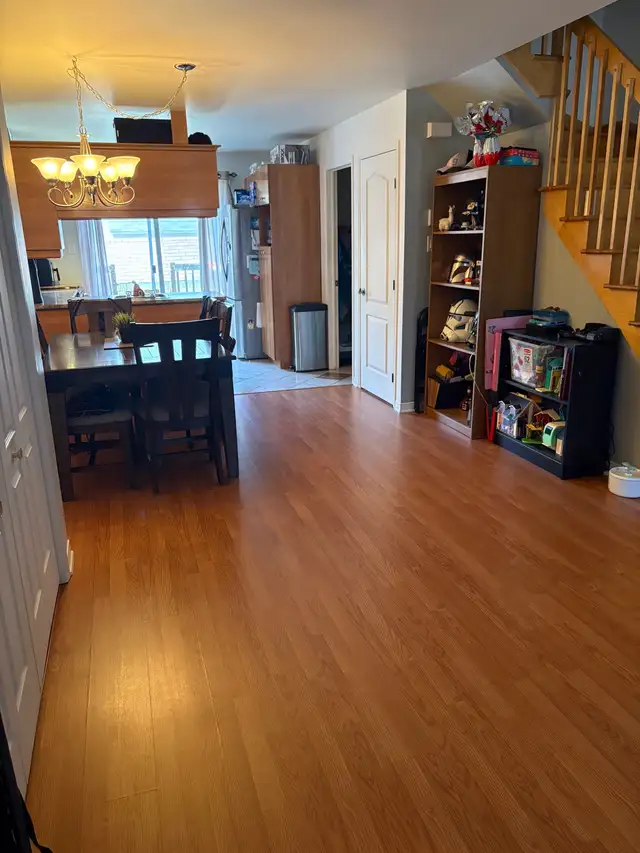 4 1/2 sur 2etages dans un triplex - Photo 2