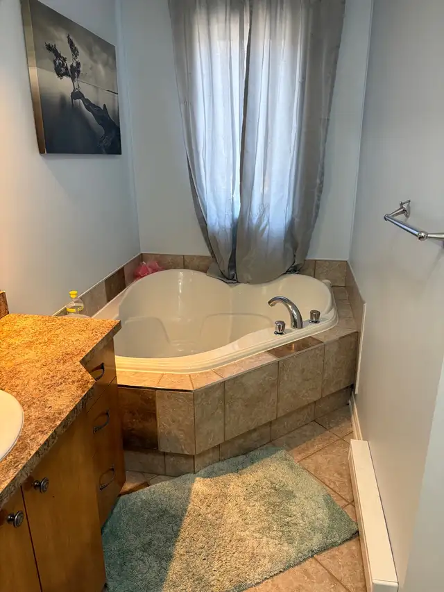 4 1/2 sur 2etages dans un triplex - Photo 9