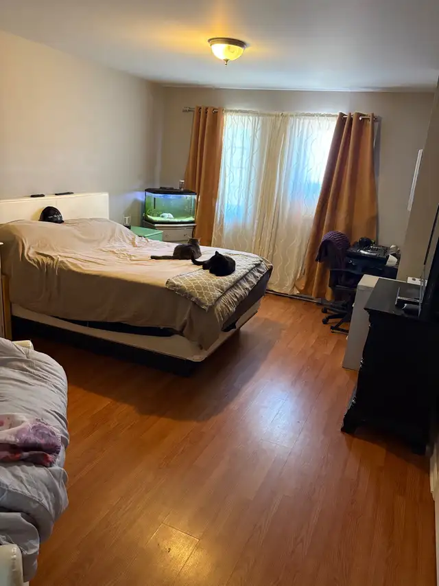 4 1/2 sur 2etages dans un triplex - Photo 10