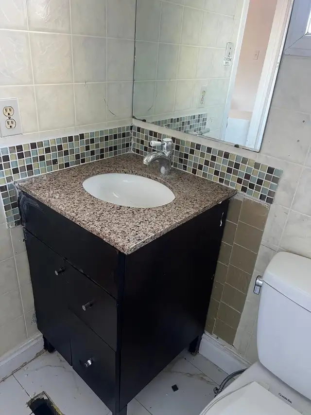 Furnished Master Bedroom for rent - Square One - Photo 5