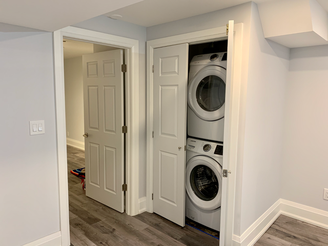 Little Italy Spacious 1 Bedroom Lower - Photo 4