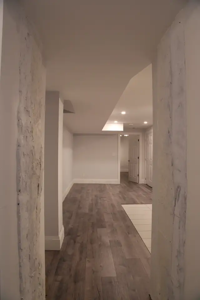 Little Italy Spacious 1 Bedroom Lower - Photo 9