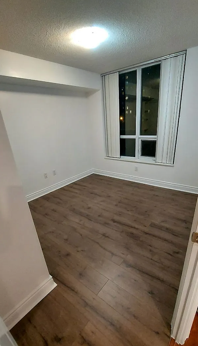 2 Beds 2 Baths Condo in North York, Ontario - Photo 5