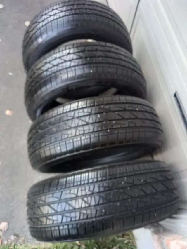 4 tires FIRESTONE 225/60/R17 all season.