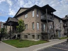 Beautiful 2 bedrm unit in the heart of Orleans,  Avail April 15!