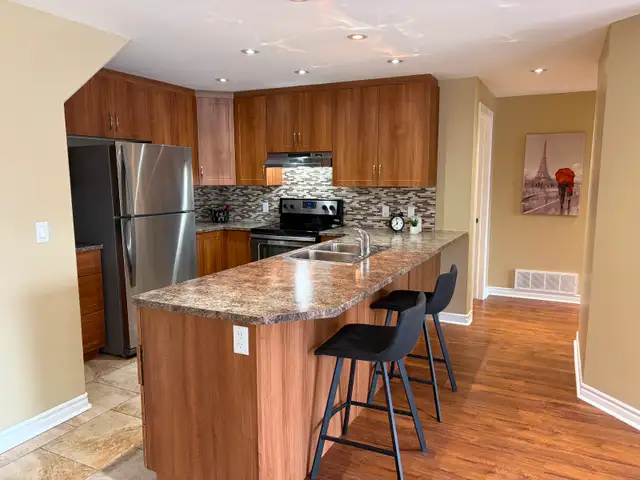 Beautiful 2 bedrm unit in the heart of Orleans,  Avail April 15! - Photo 2