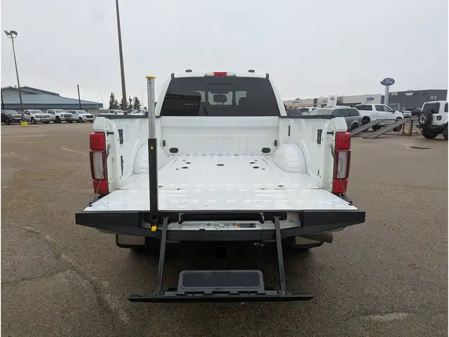 2020 Ford F-350 Lariat 6.7L Diesel/Touch Nav/Pano/Camera - Photo 13