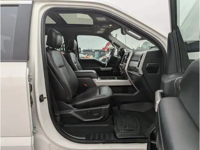 2020 Ford F-350 Lariat 6.7L Diesel/Touch Nav/Pano/Camera - Photo 26