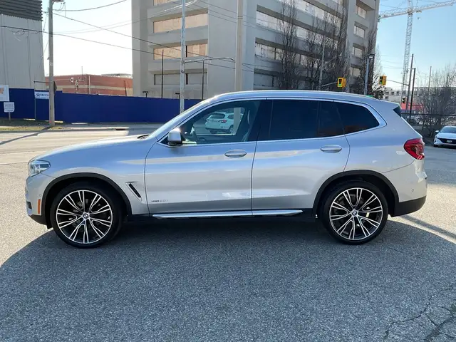 2018 BMW X3 xDrive30i - PREM. ENHANCED PKG! NAV! BACK-UP CAM! - Photo 4