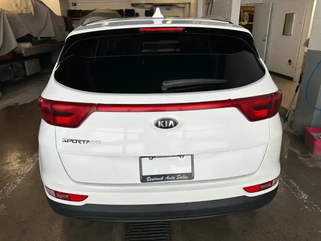 2017 Kia Sportage - Photo 3