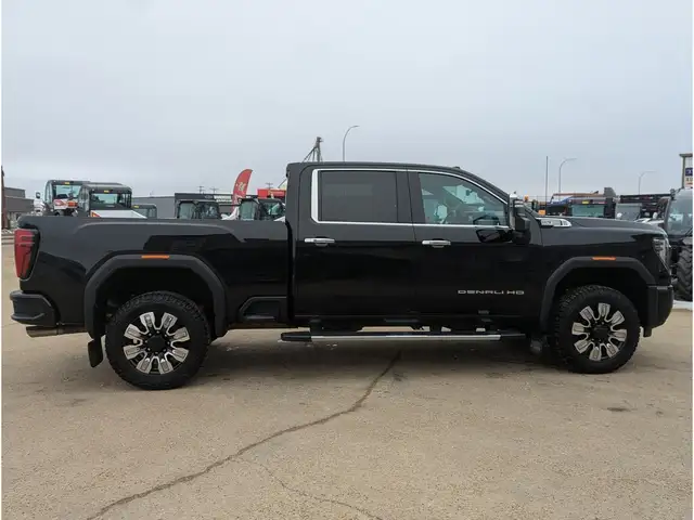 2024 GMC Sierra 3500HD Denali 6.6L GAS/Nav/Sunroof/Camera - Photo 9