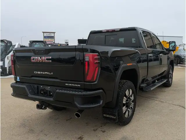 2024 GMC Sierra 3500HD Denali 6.6L GAS/Nav/Sunroof/Camera - Photo 10