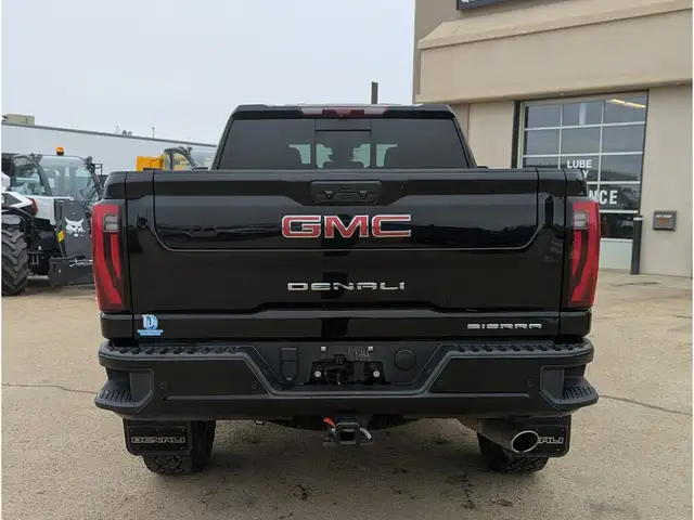 2024 GMC Sierra 3500HD Denali 6.6L GAS/Nav/Sunroof/Camera - Photo 11