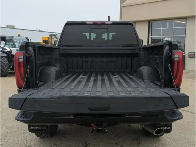 2024 GMC Sierra 3500HD Denali 6.6L GAS/Nav/Sunroof/Camera - Photo 13