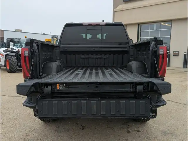 2024 GMC Sierra 3500HD Denali 6.6L GAS/Nav/Sunroof/Camera - Photo 14