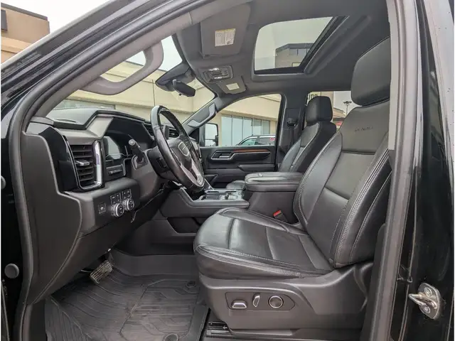 2024 GMC Sierra 3500HD Denali 6.6L GAS/Nav/Sunroof/Camera - Photo 19