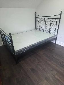 Fully furnished room in Brampton